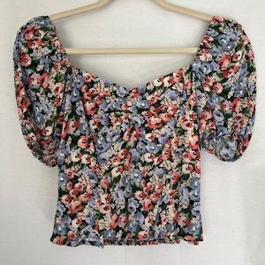 Floral cropped blouse